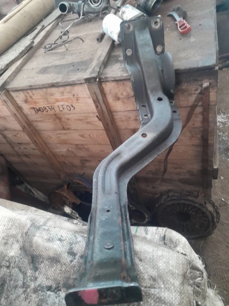 Кронштейн крепления переднего крыла скания 5 серия